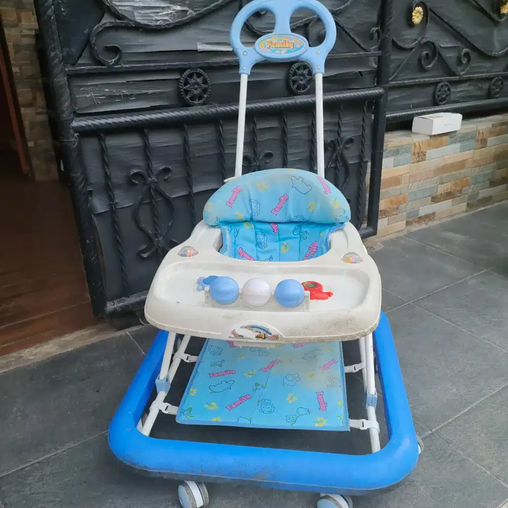 DIJUAL CEPAT BABY WALKER BAYI ANAK BEKAS MULUS CENGKARENG