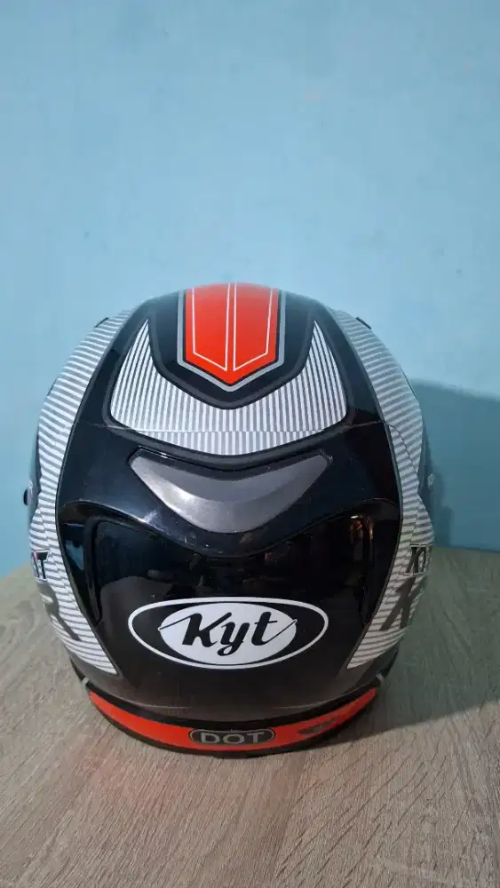 Helm KYT k2rider