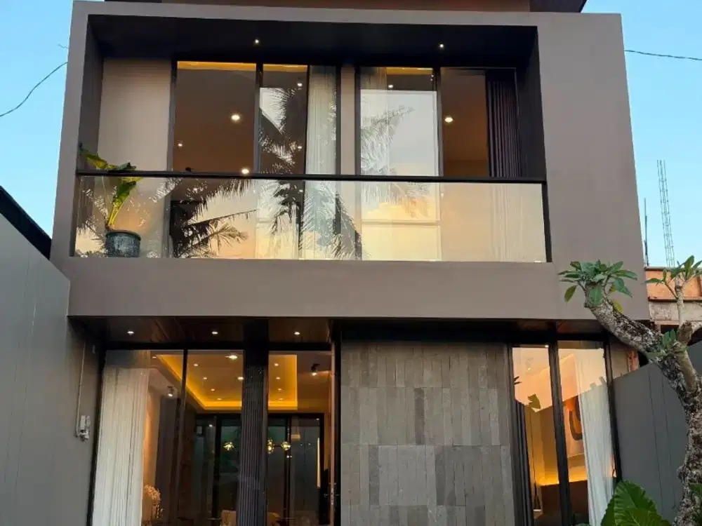 Rumah Mewah fully furnished dekat UGM Jalan Kaliurang Ngaglik Sleman