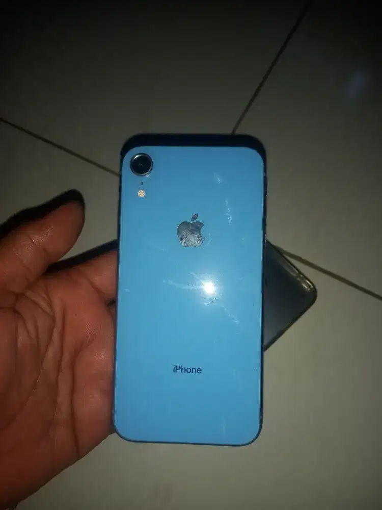 Di jual iphone inter XR 64GB kondisi mulus dan enak di pake