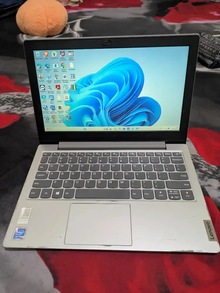 Lenovo Ideapad 1 ram 4gb SSD 256gb