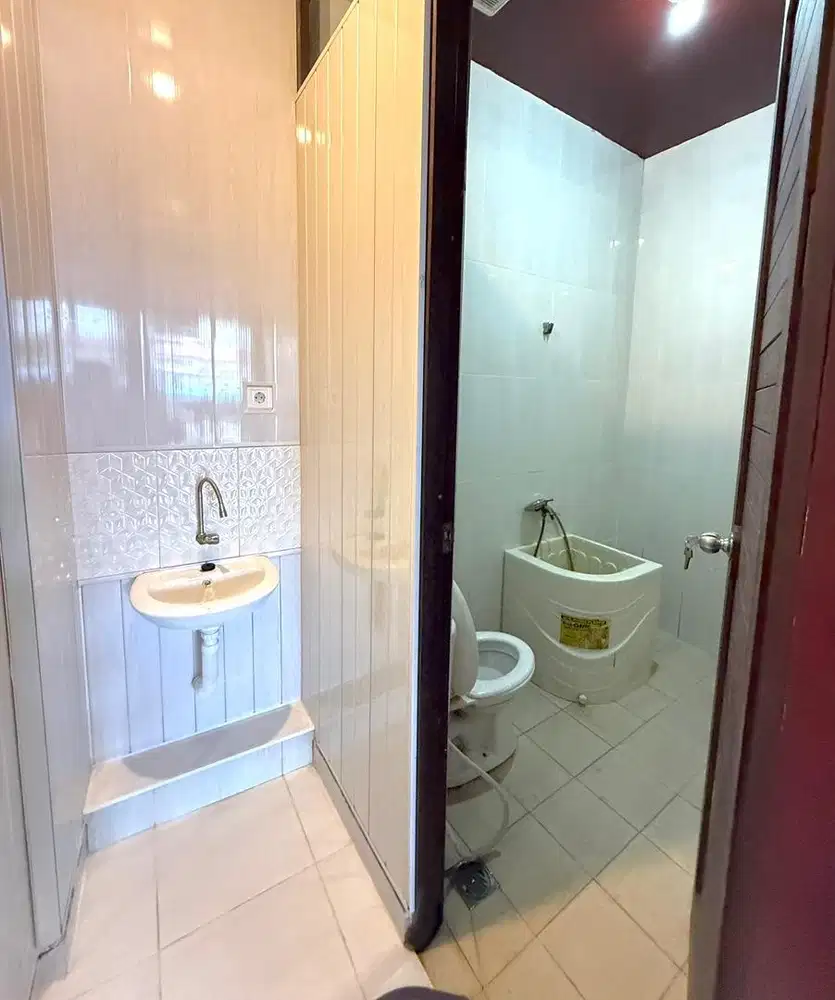 dijual rumah beserta kost harga masih bs nego
