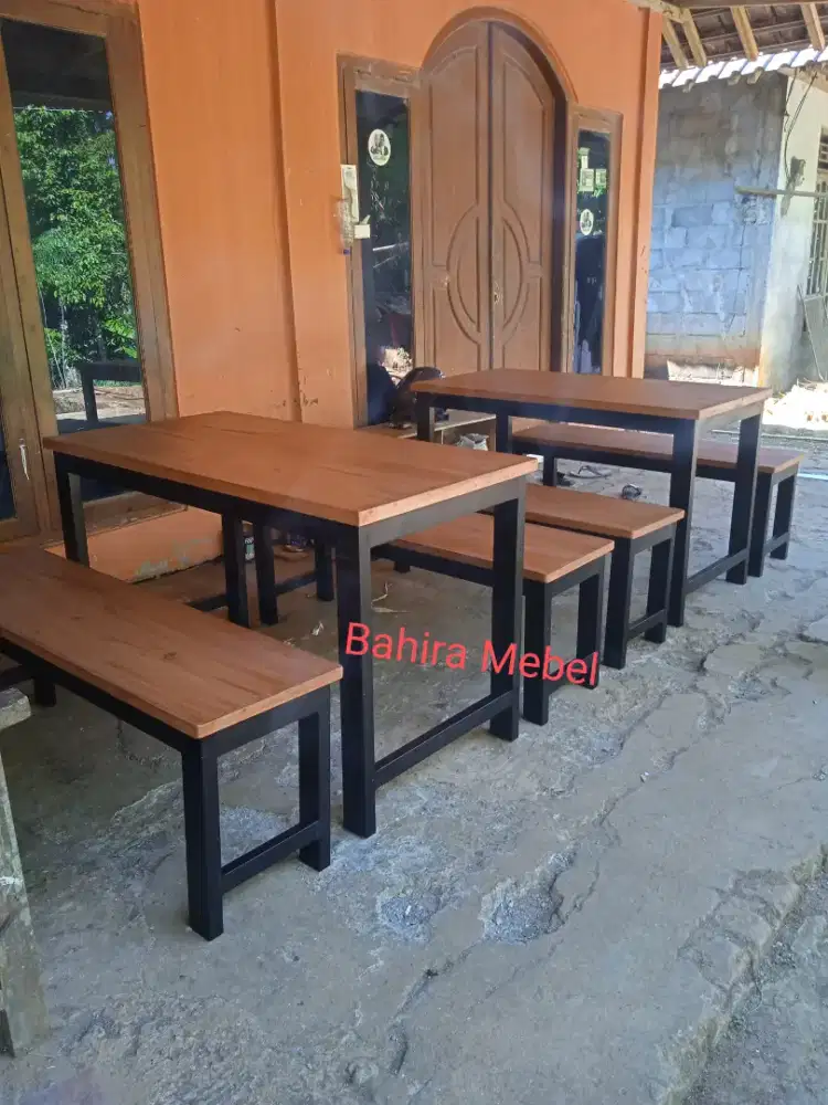 Meja kursi makan