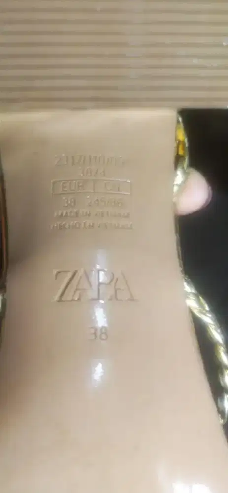 Sandal wanita Zara ukuran 38