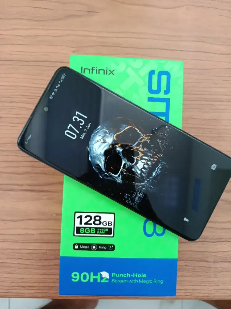 Infinix smart 8 4+4/128