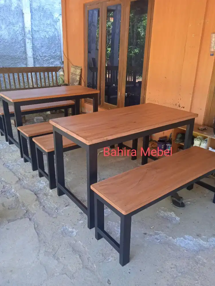 Meja kursi warung makan