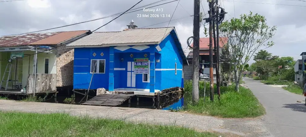 Rumah baru dicat dijual