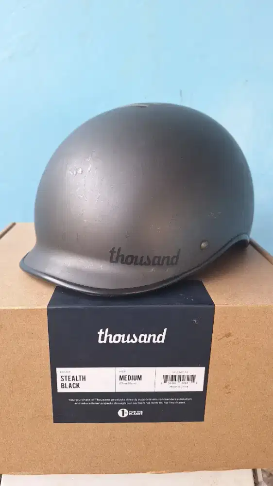 Helm sepeda thousand stealth black