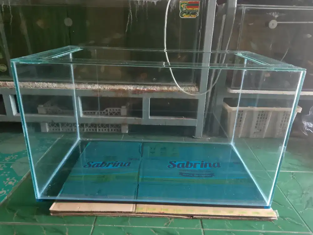 Aquarium kaca ikan hias baru 70x40x40