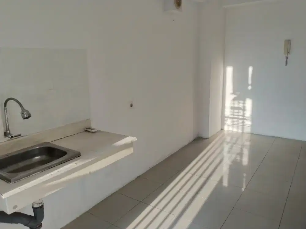 Spesialis 2 Kamar Un Furnished Apartemen Bassura City include IPL