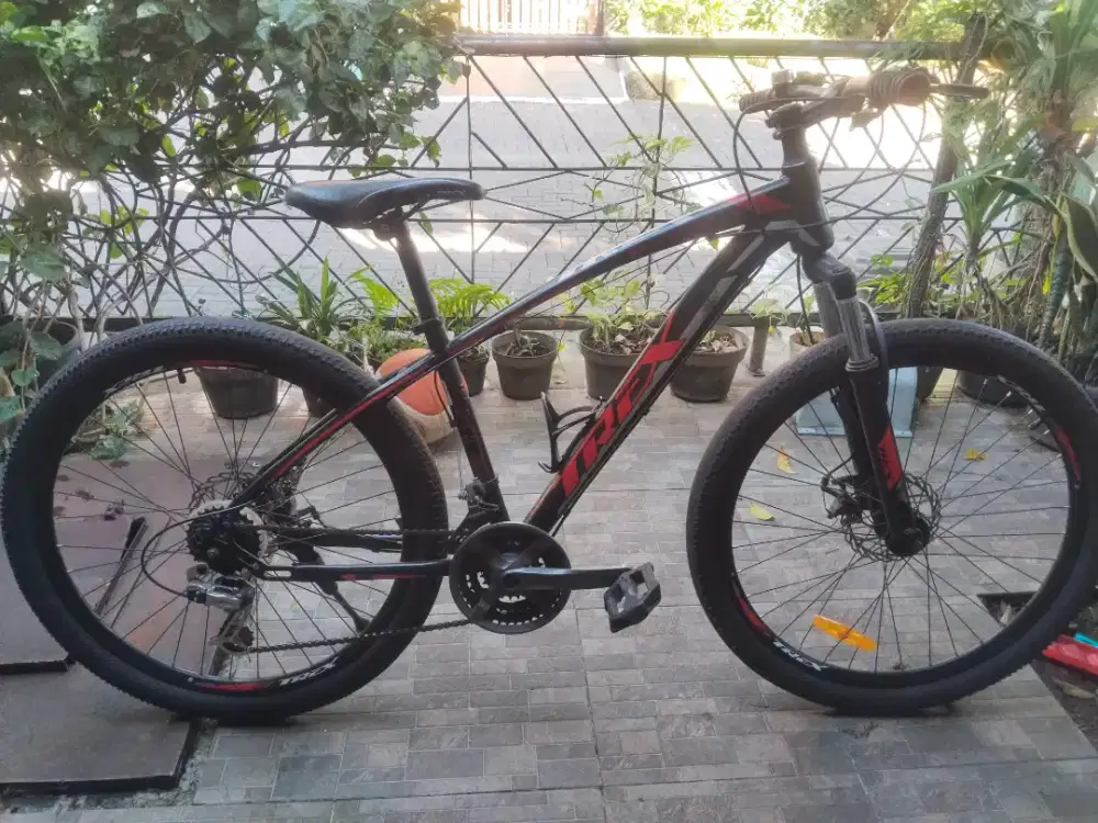 Sepeda second TREX