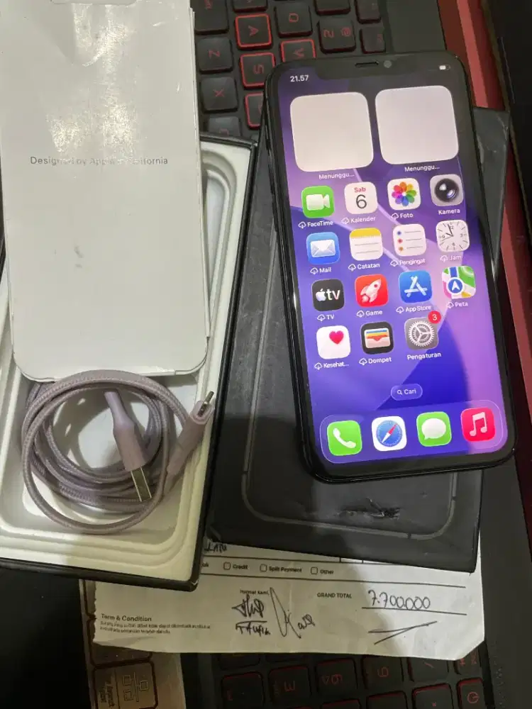iPhone 11 Pro 64GB Fullset masih ada nota mulus