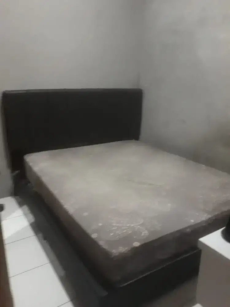 Kasur Springbed dan Dipan