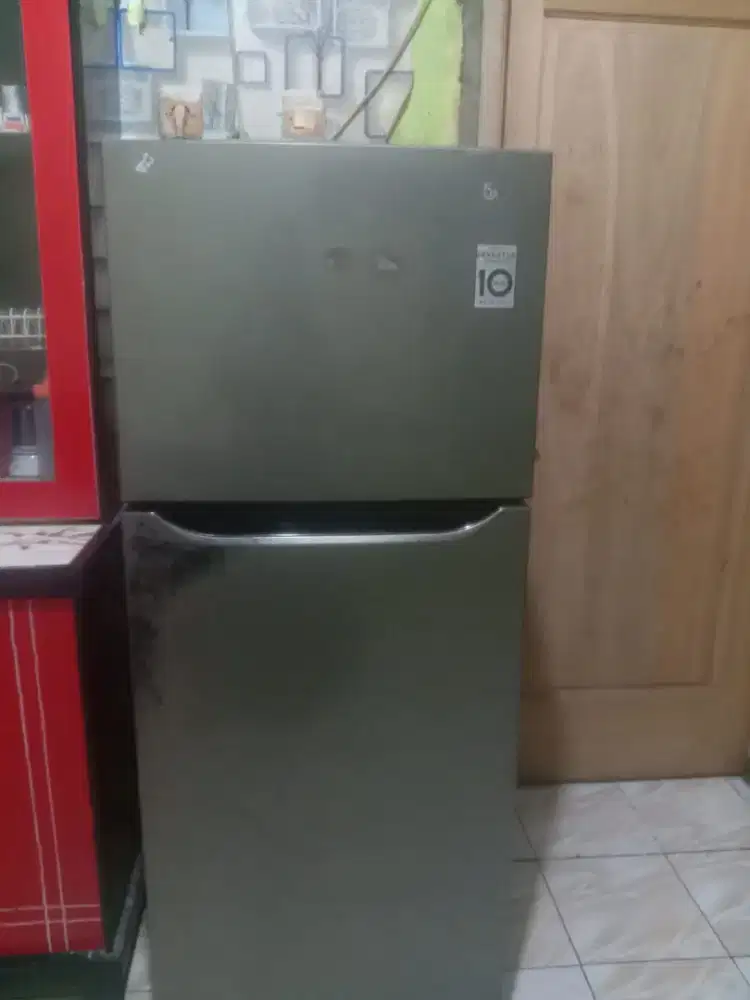 Kulkas 2 pintu merek LG