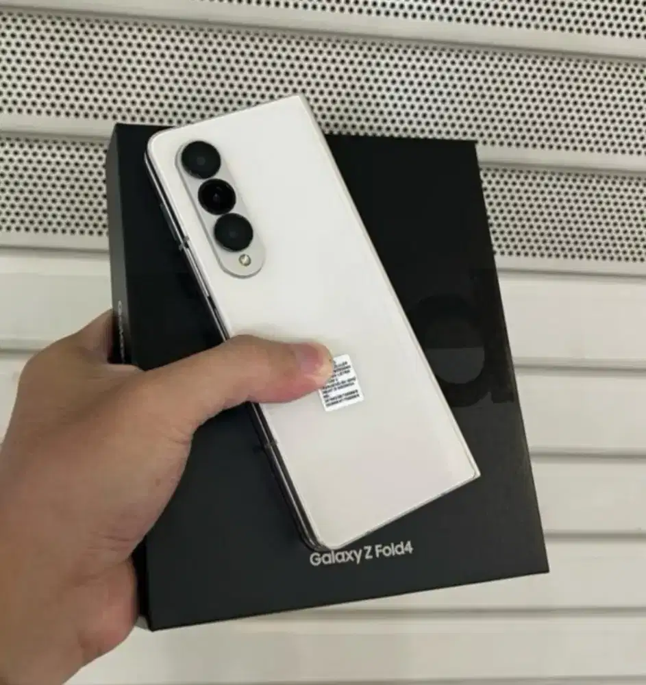 Samsung Galaxy Z Fold4 Ram 12Gb/256Gb lengkap
