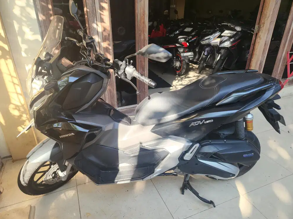 Adv 160 cbs hitam 2023 gbm bisa tunai kredit