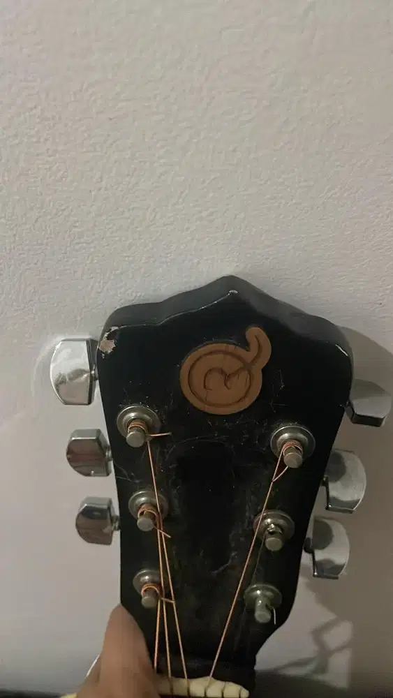 Dijual Gitar Bekas Merk Mandalika
