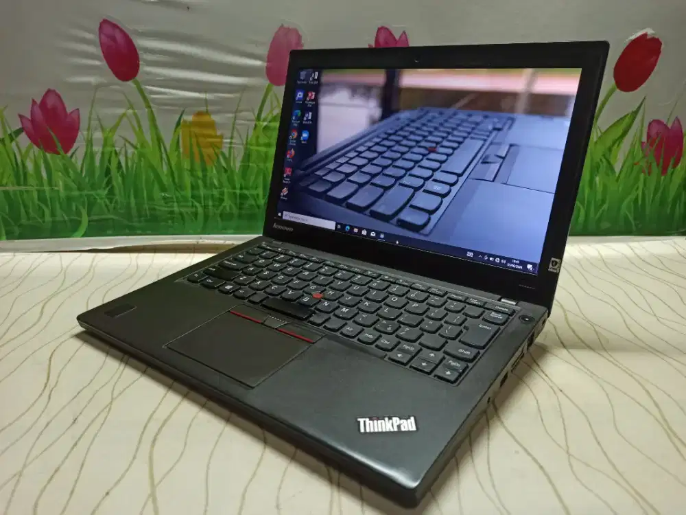 Laptop karyawan /mahasiswa.. Lenovo Thinkpad X250 i5 Gen5 /8gb /500gb