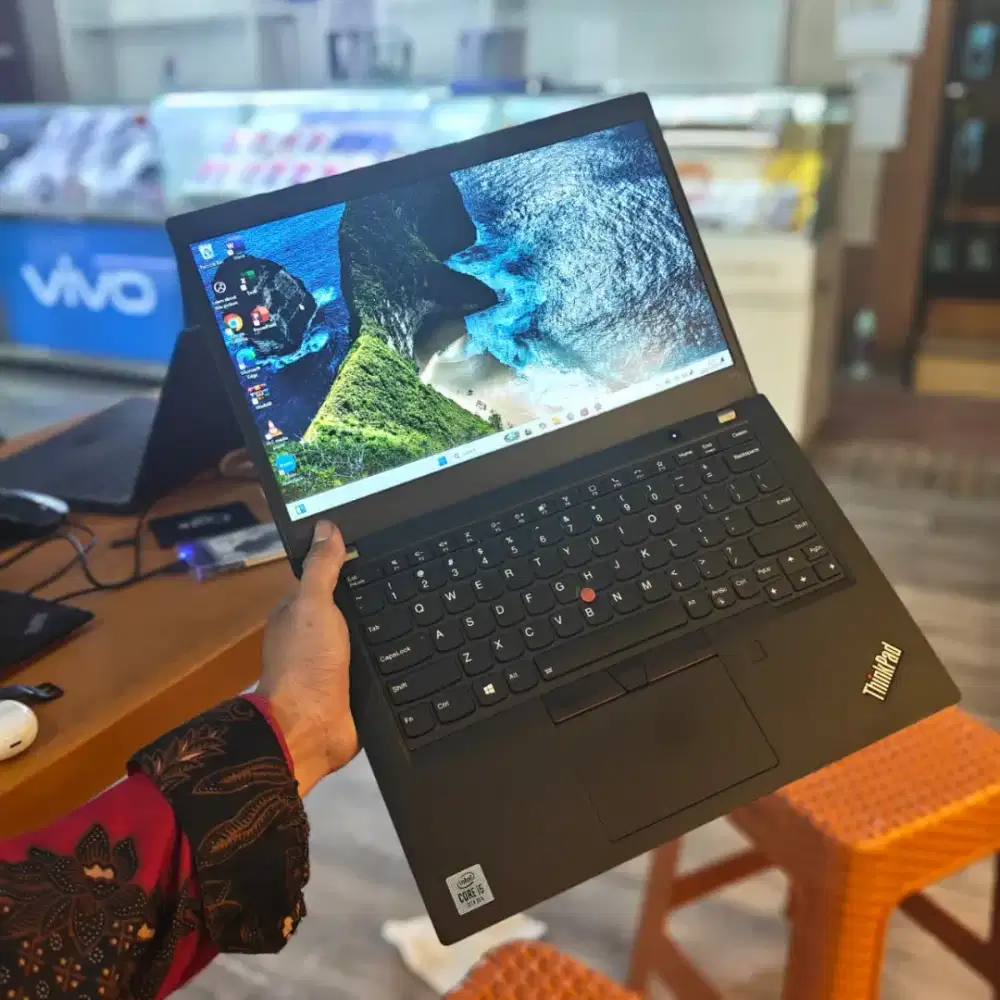LENOVO THINKPAD CORE I5 RAM 8GB SSD 256GB SIAP PAKAI