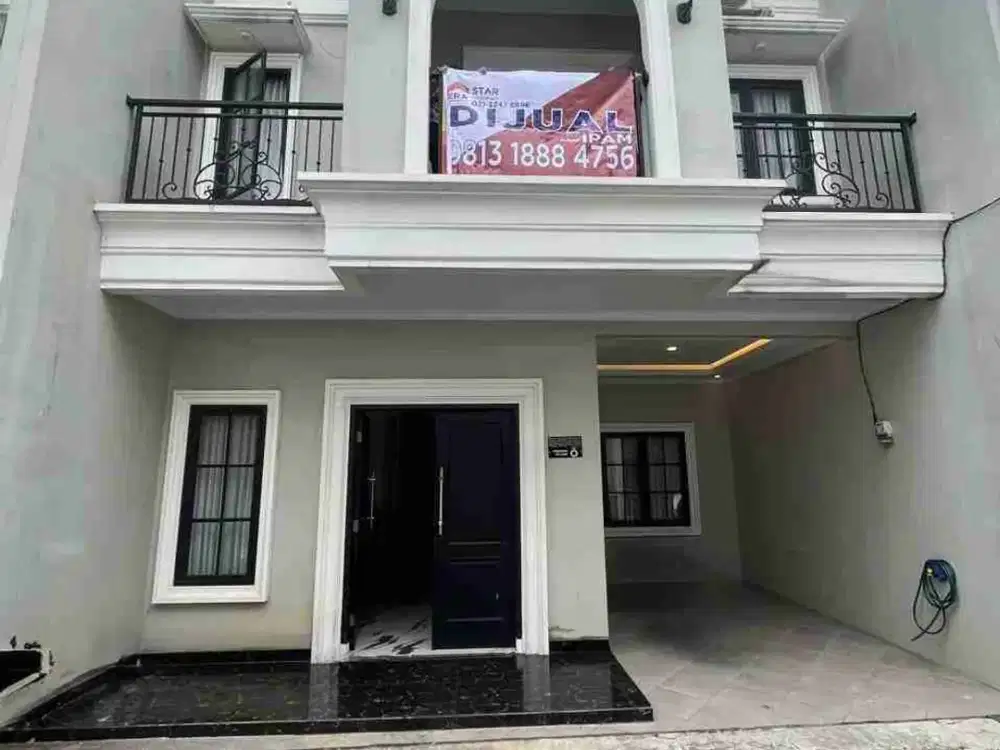 Nego Sampe Deal!! Rumah Cantik 2,5 Lantai di Cluster Kencana Village Jagakarsa LB 137 m²