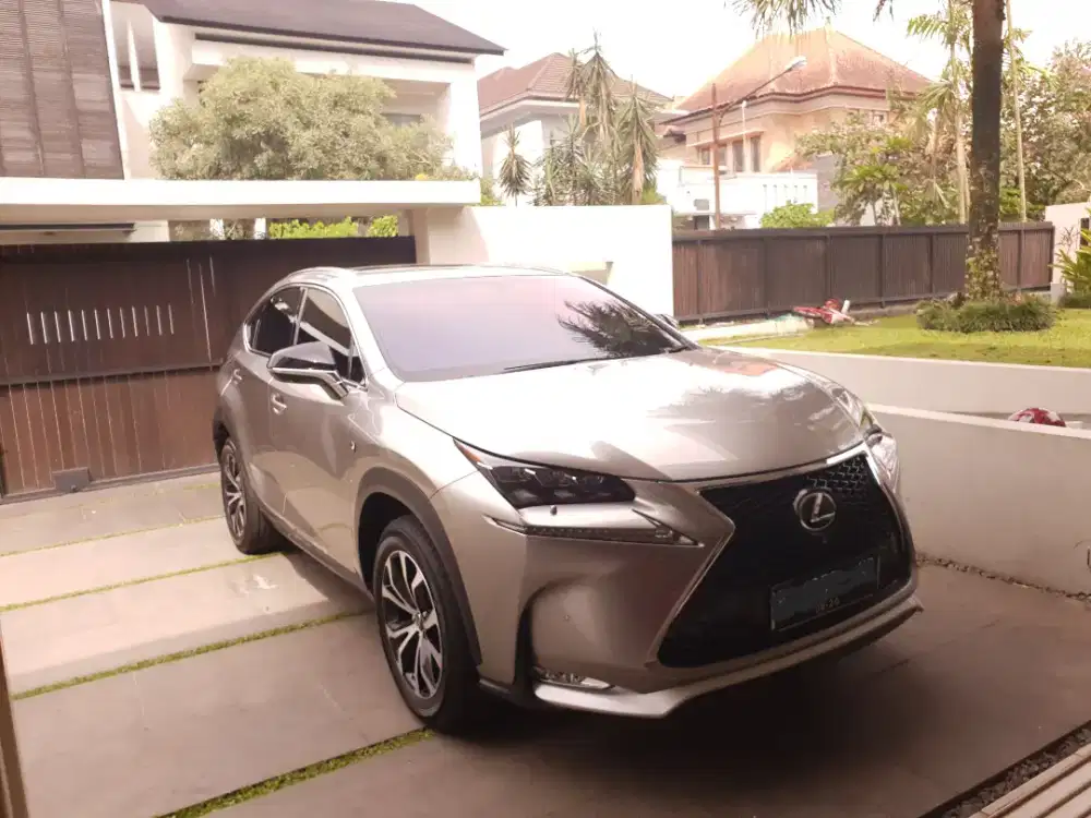 Lexus NX200t F-sport