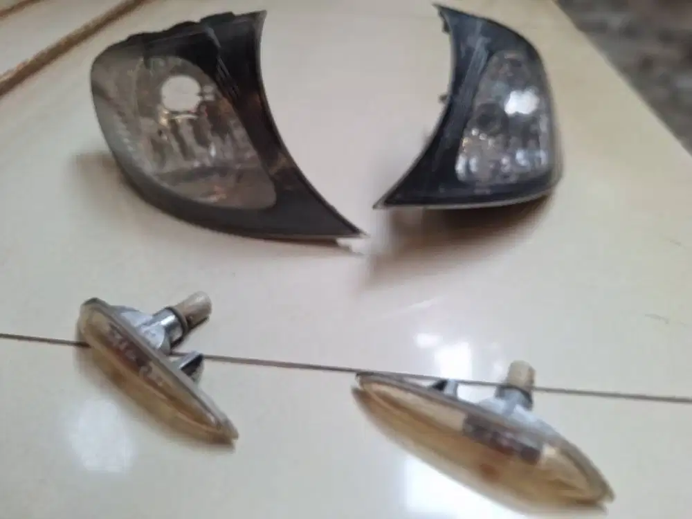 Lampu sein depan BMW E46