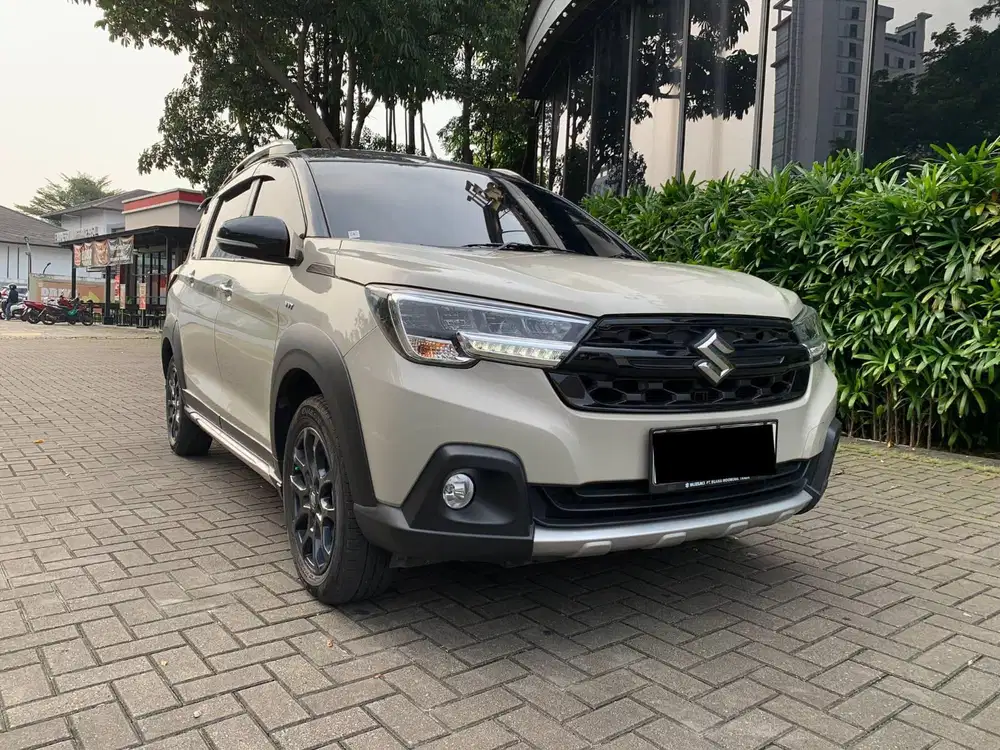 SUZUKI XL7 ALPHA HYBRID 1.5 AT MATIC 2025 COKLAT , KM 26RB