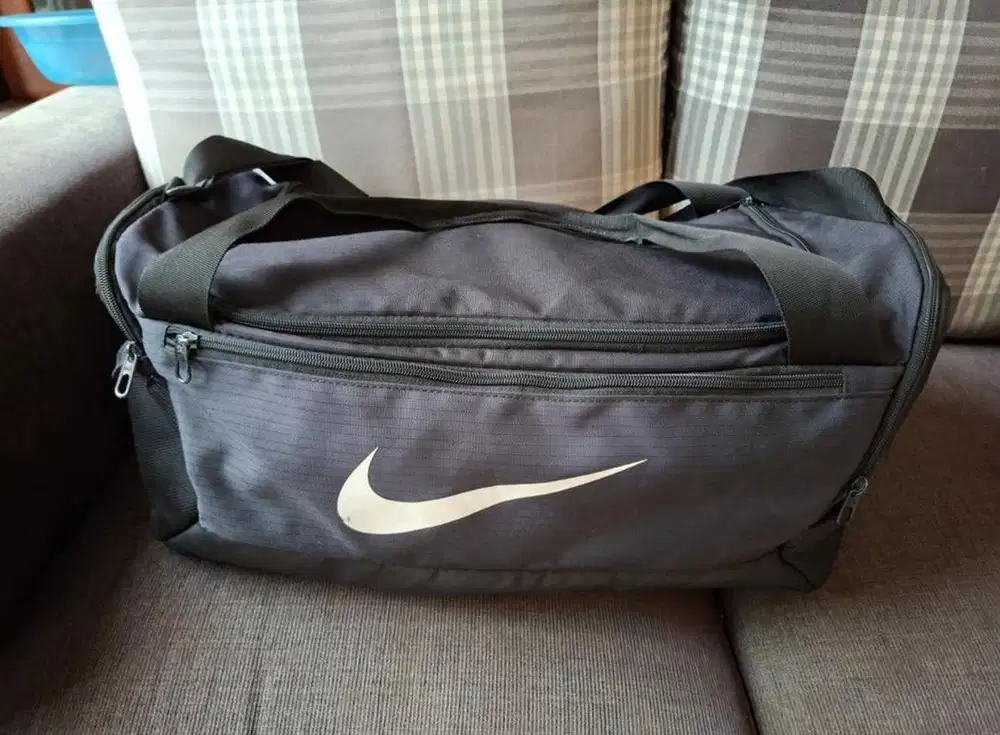 nike bag 40 liter preloved