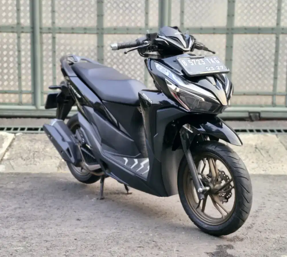 Superb Pajak Panjang! Honda Vario 125 CBS Th. 2022 B-DKI Istimewa