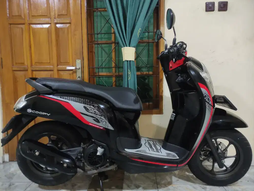 Super istimewa low km scoopy donat cbs iss super mulus persis baru