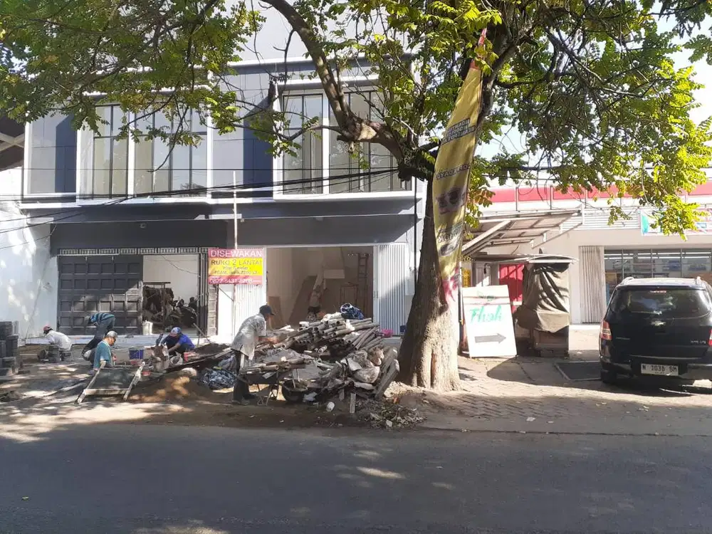 Disewakan Ruko Baru Strategis Lebar 6 Meter Samping Alfamart
