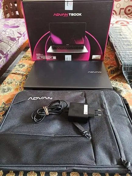 Laptop Advan TBook