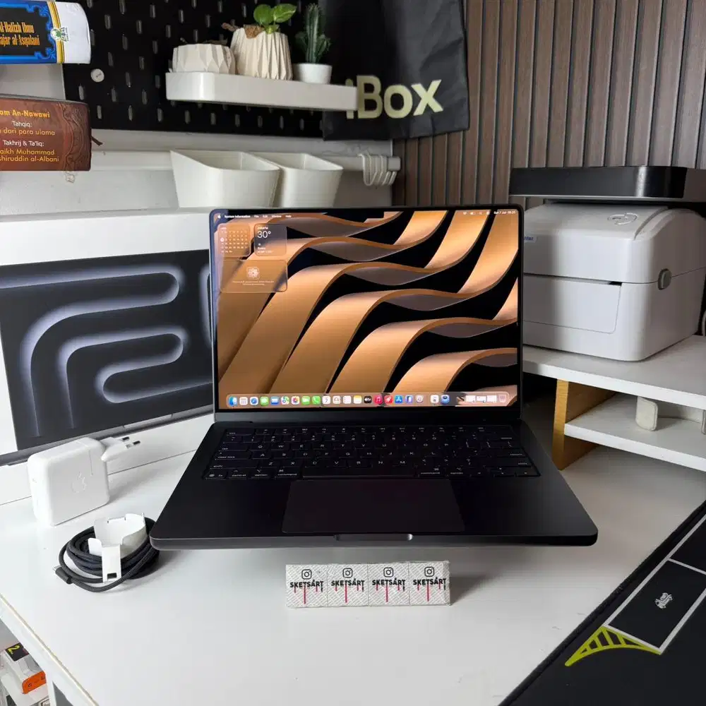 MacBook Pro M5 16gb 512gb Space Black iBox Garansi Resmi Maret 2027