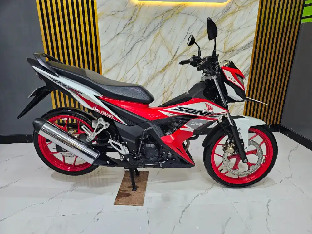 Honda sonic 2023 merah putih
