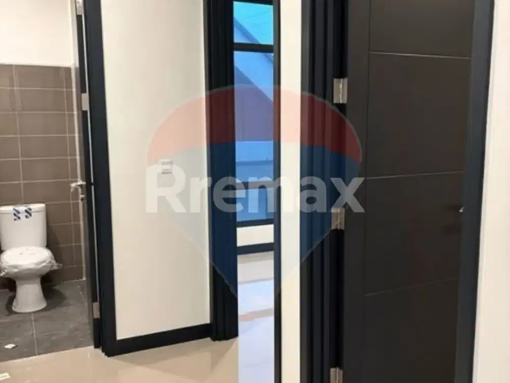 DIJUAL RUMAH BARU SIAP HUNI 2 LANTAI DI CLUSTER NISMARA HARAPAN INDAH