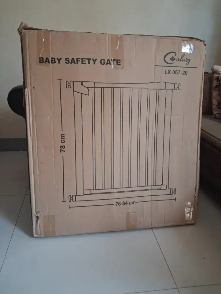 Baby safety gate