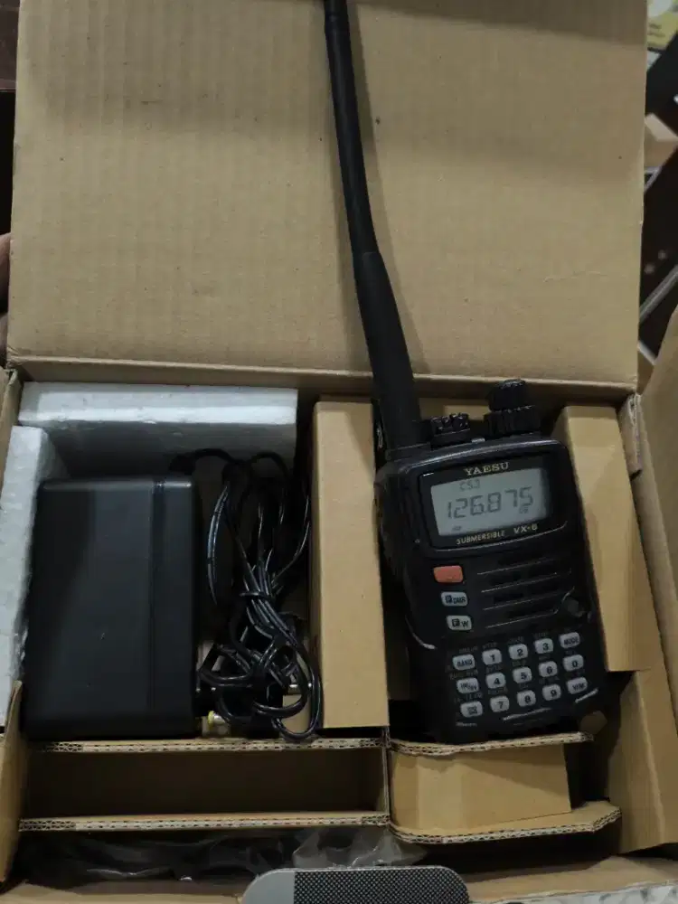 Dijual HT YAESU VX 6R