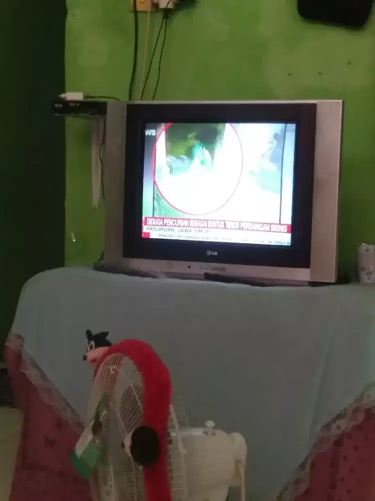 Di jual TV merk LG 21 inci