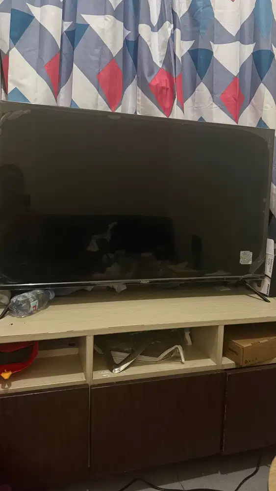 DIJUAL TV AQUA ANDROID 43 inch (MASIH ADA GARANSI)KRN MAU PINDAH TUGAS