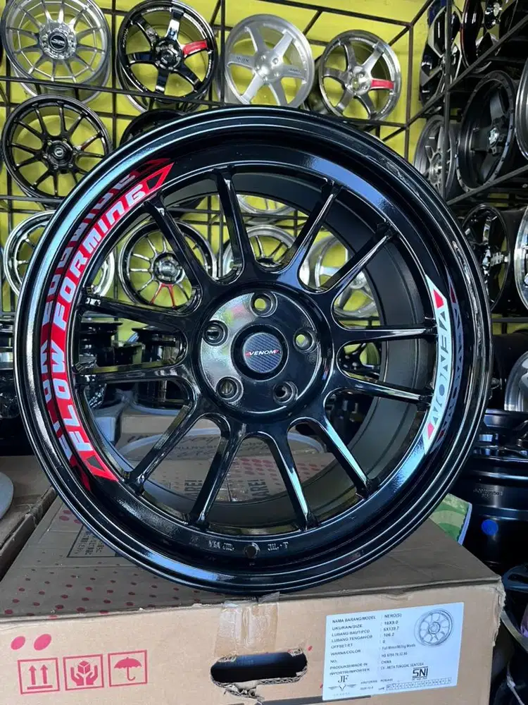VELG VENOM R18*9.5 H5*114.3 ET25 spec innova