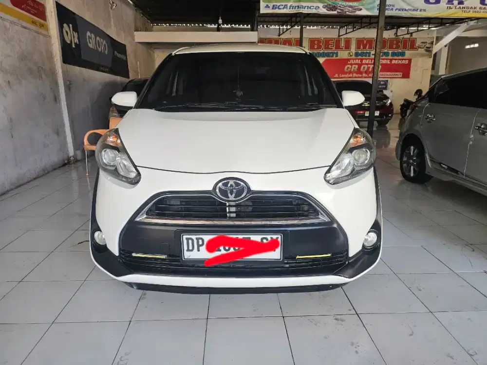 Sienta manual tipe V pintu automatis kiri dan kanan
