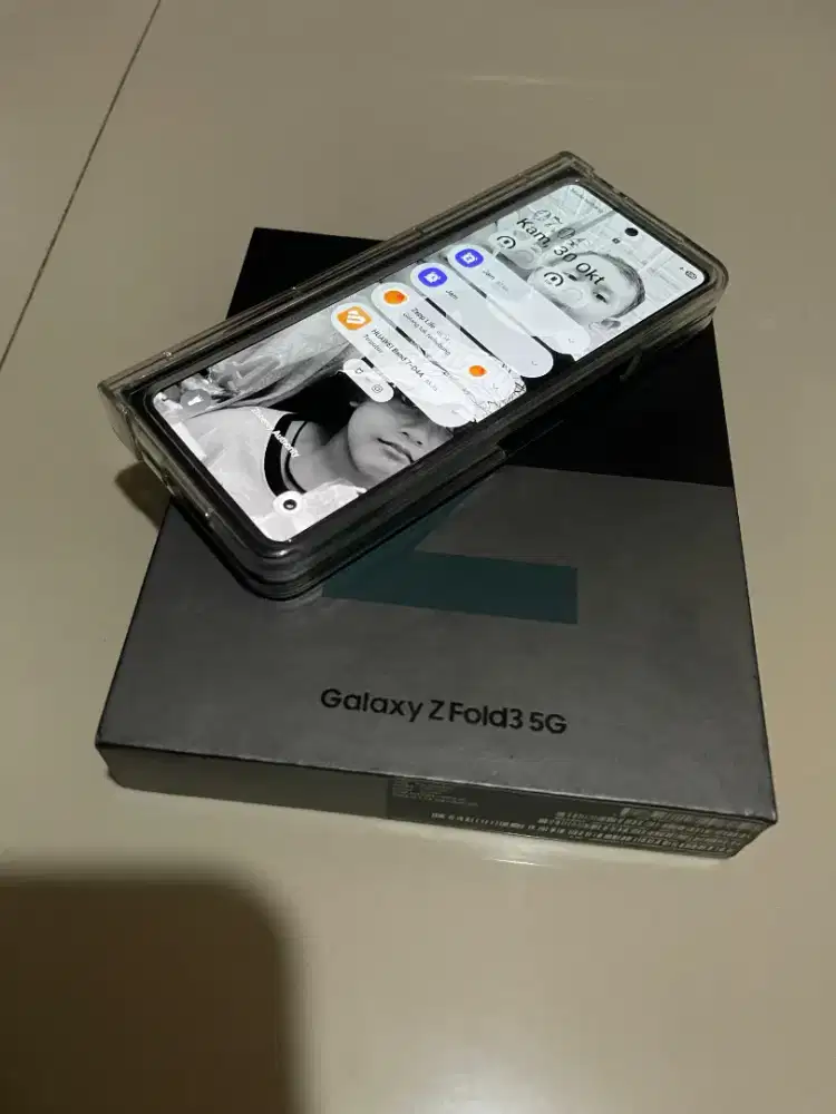 Samsung Z Fold 3