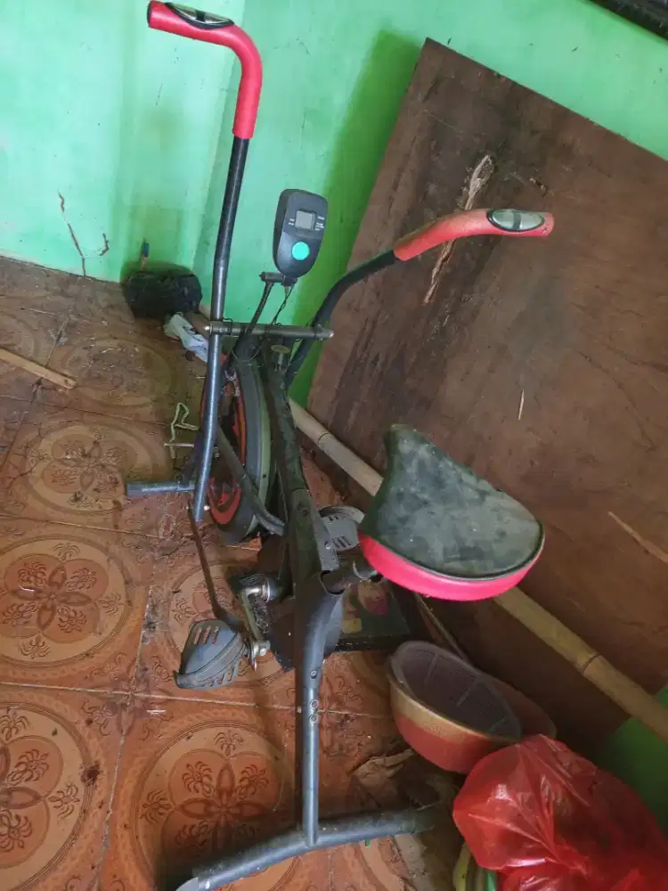 Sepeda tread mill