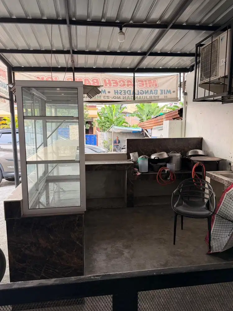 Disewakan tempat usaha makanan.. pengunjung pasti sudah banyak