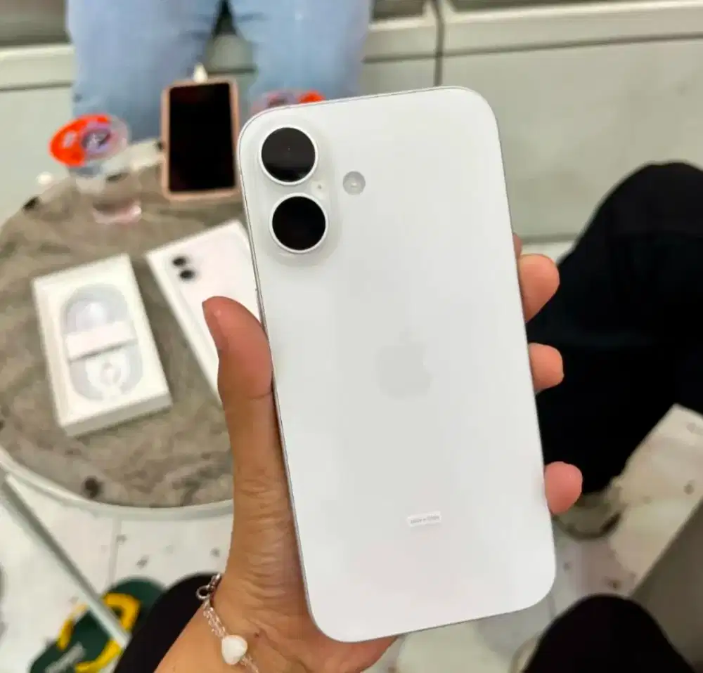 iPhone 16 garansi resmi