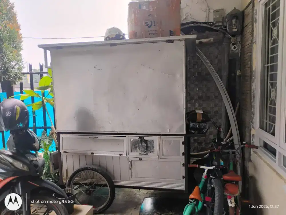 Gerobak Jualan Aluminium Roda Dua Kokoh Siap Pakai - Cocok untuk Usaha