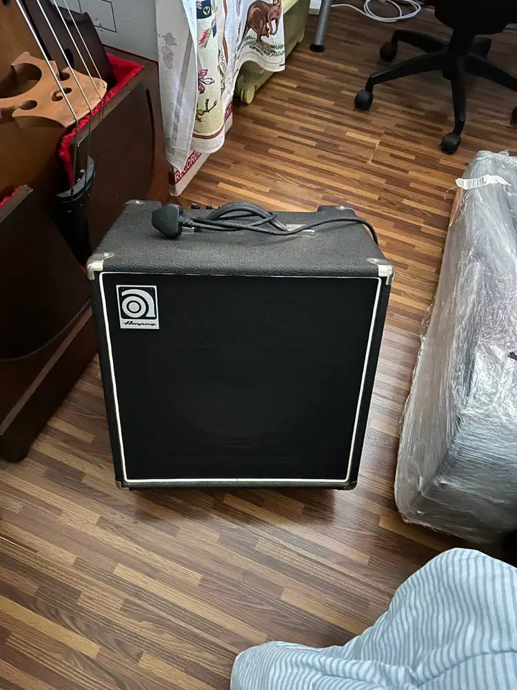 Jual ampli bass model : Ampeg BA112