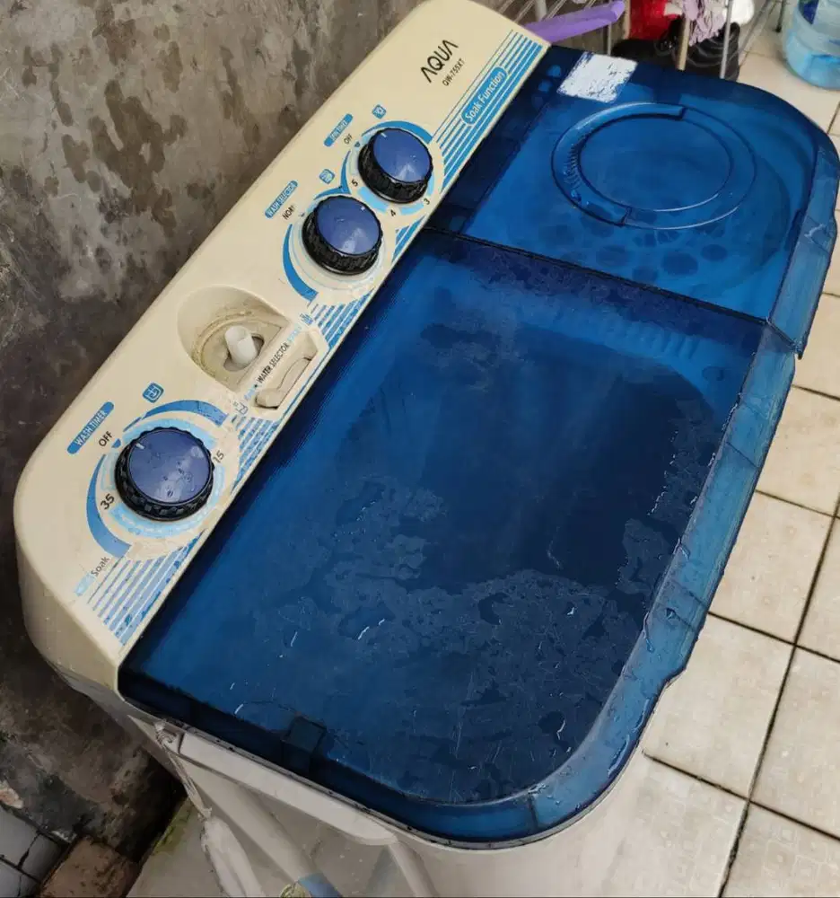 Mesin Cuci Aqua