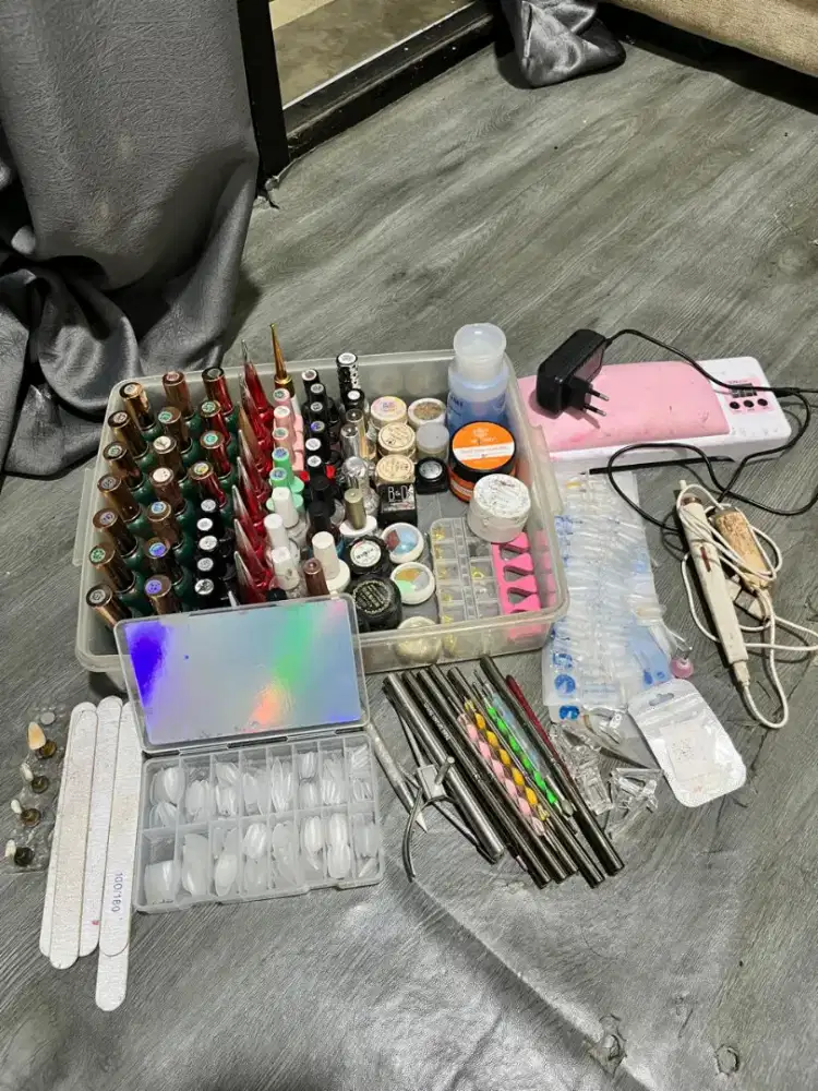 Perlengkapan nailart siap pakai + meja