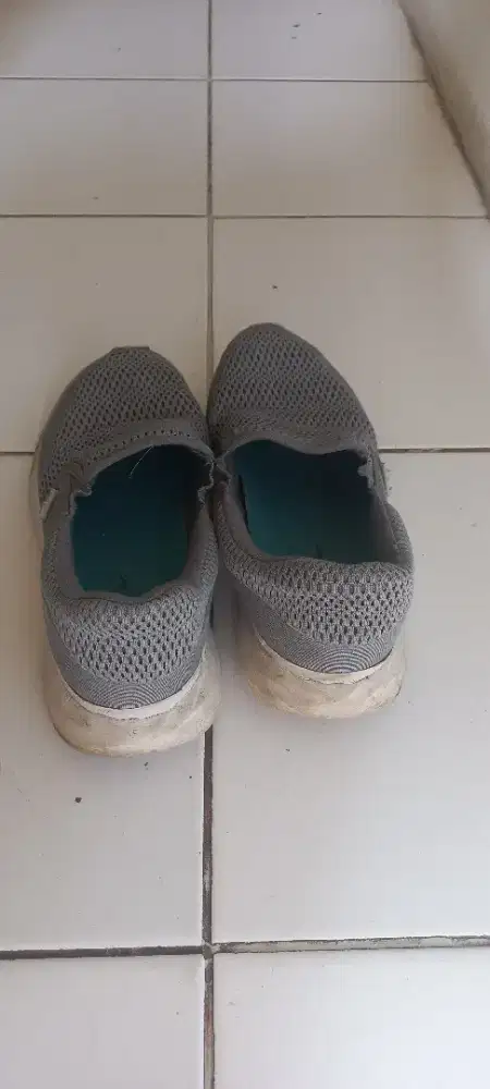 Sepatu Running Olahraga